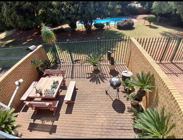 3 BEDROOM DUPLEX FOR SALE IN BIRCHLEIGH NORTH